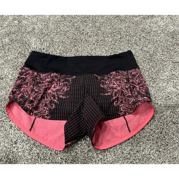 Lululemon Speed Up Short *2.5" Infinity Speed Up Short Glossy Black Size 4 EUC - Picture 2 of 5